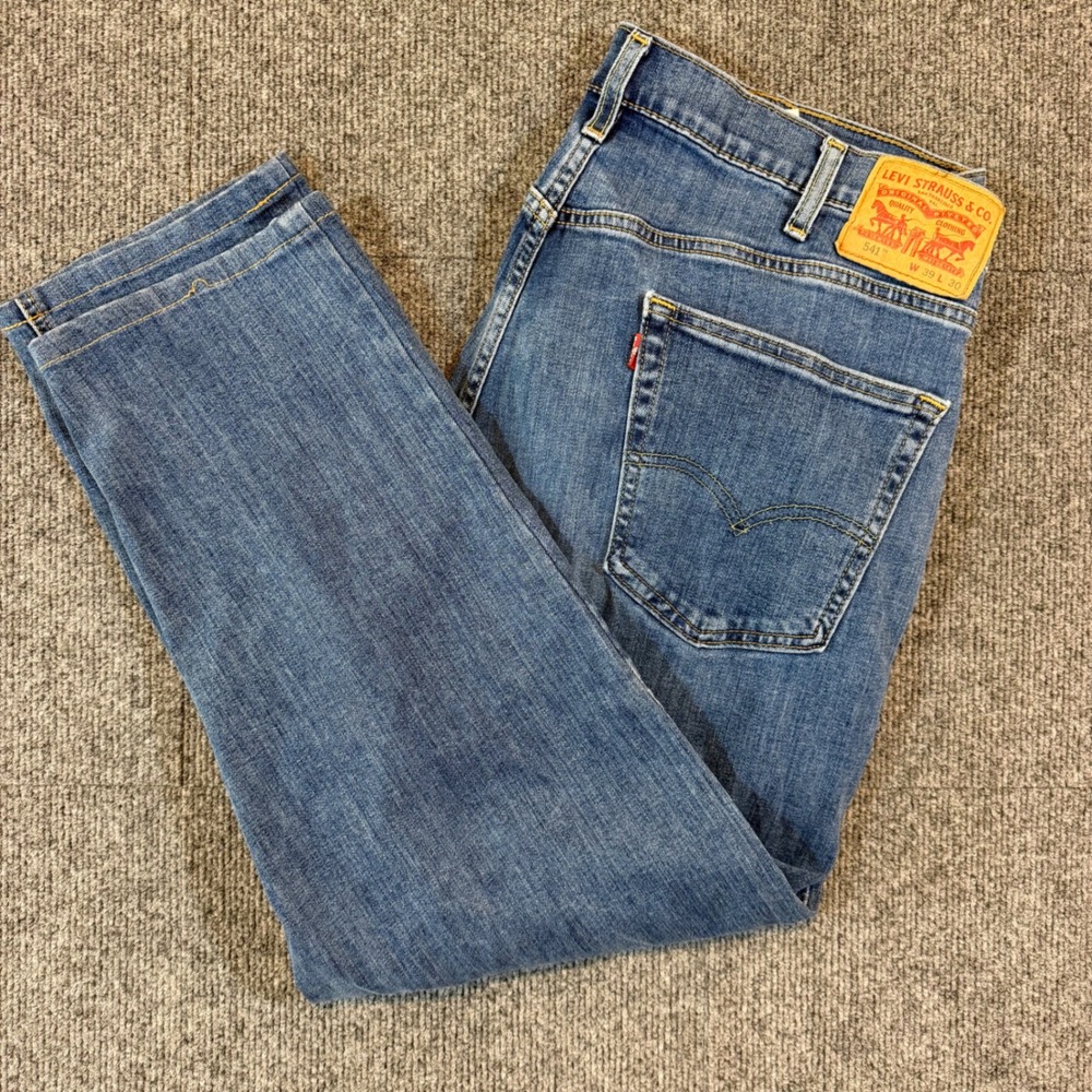 Levis 541 Athletic Taper Jeans Mens 39x30 Medium Wash Blue Denim 18181-0526